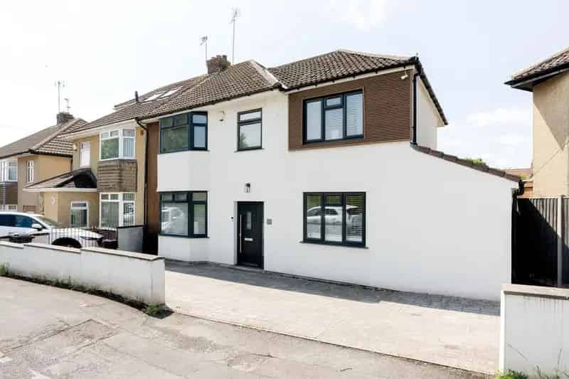 4 Bedroom Semi-Detached House for Sale