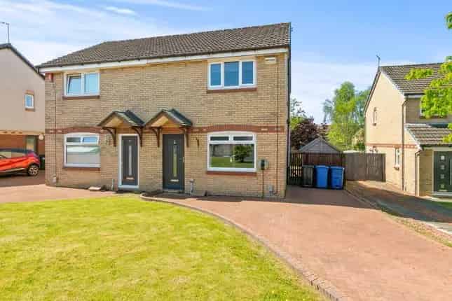 3-Bedroom Semi-Detached House for Sale in Glasgow