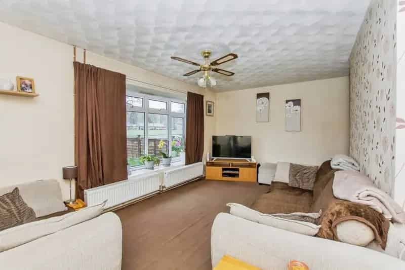 Family Home in Holme Village Near A1M