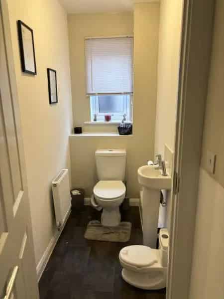 3 Bed Semi-Detached House Driveway Garden Storage