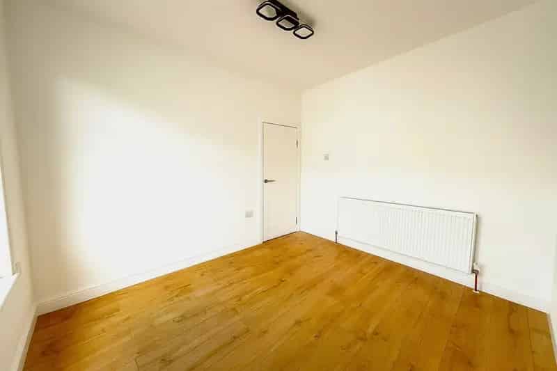 2 bedroom Flat
 To Let 
Total Size: 431 SQ FT