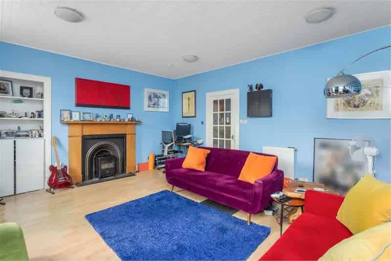 3 Bed Flat - Double Upper with 1 Reception Room