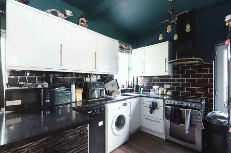 3 Bedroom Semi Detached House Sheffield S5