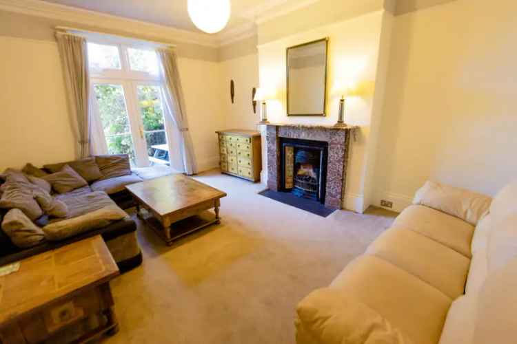 7 Bedroom Student House Near University and Beach