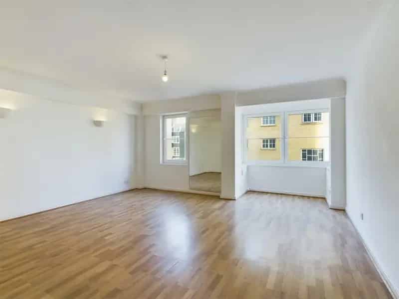 1 Bedroom Seafront Apartment Kemp Town