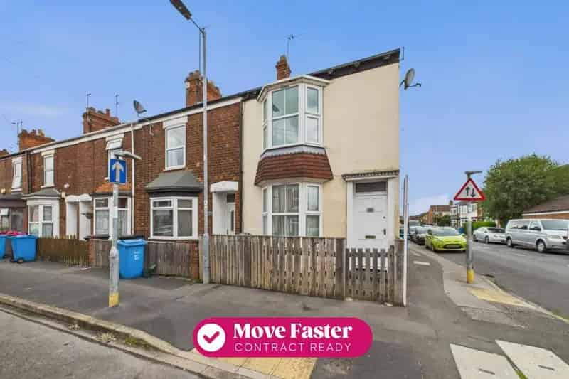 2 Bedroom End Terrace House For Sale Contract Ready