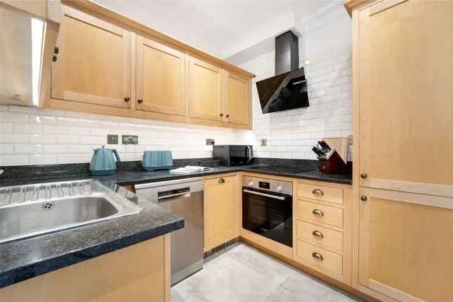 Flat to rent in Montagu Square, London W1H