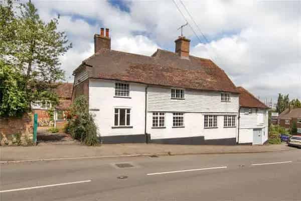 Grade II Listed Character Property with Annexe Potential