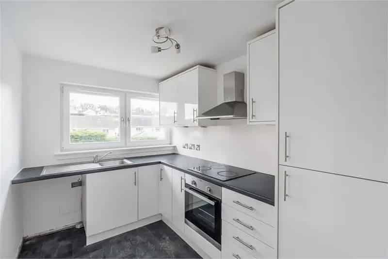 1 Bed Upper Villa Baberton - Modern Shower Room & Garden