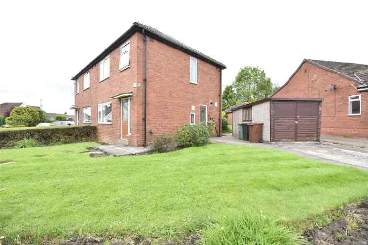 House For Sale in Leeds, England