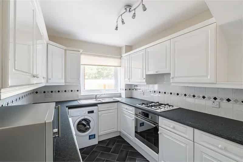3 Bed Terraced House with 2 Reception Rooms and Garden