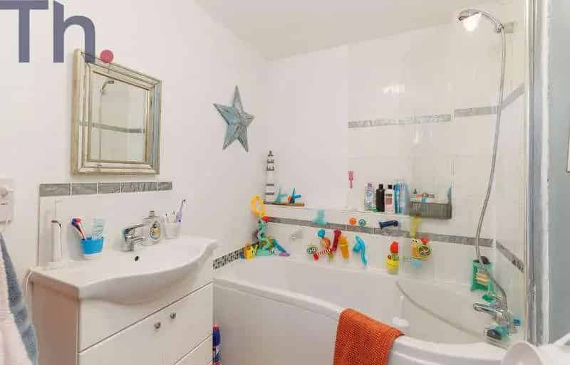 2 Bed Flat for Sale in Cowes Isle of Wight