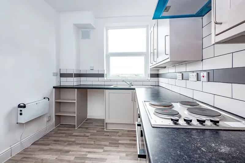2 Bedroom Flat for Sale Whitby Town Centre Holiday Lets Allowed