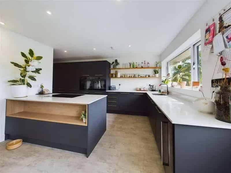 3 Bed Detached House for Sale