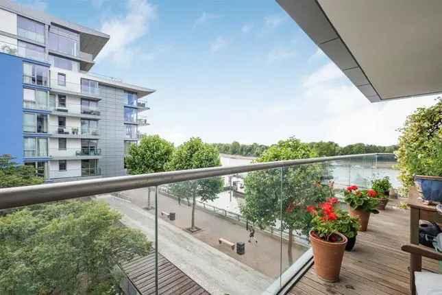 Flat for sale in Riverside Quarter, Wandsworth SW18