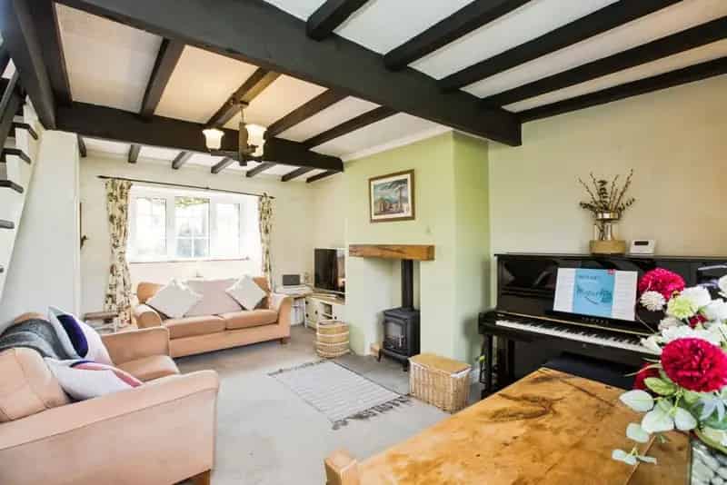 2 Bedroom End Terrace House for Sale Halifax West Yorkshire