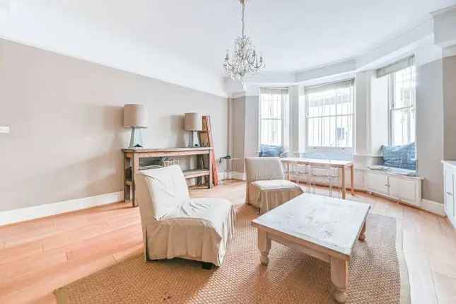 Flat to rent in Queensberry Place, South Kensington, London SW7