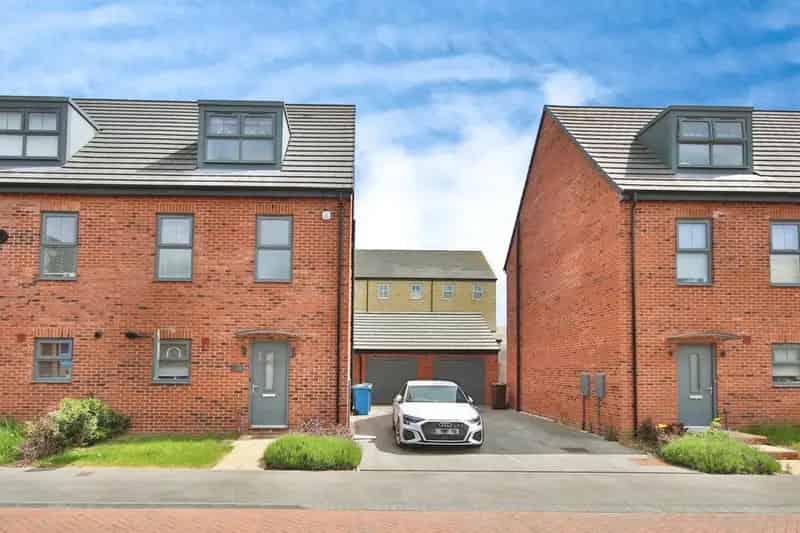4 Bedroom Semi Detached House for Sale