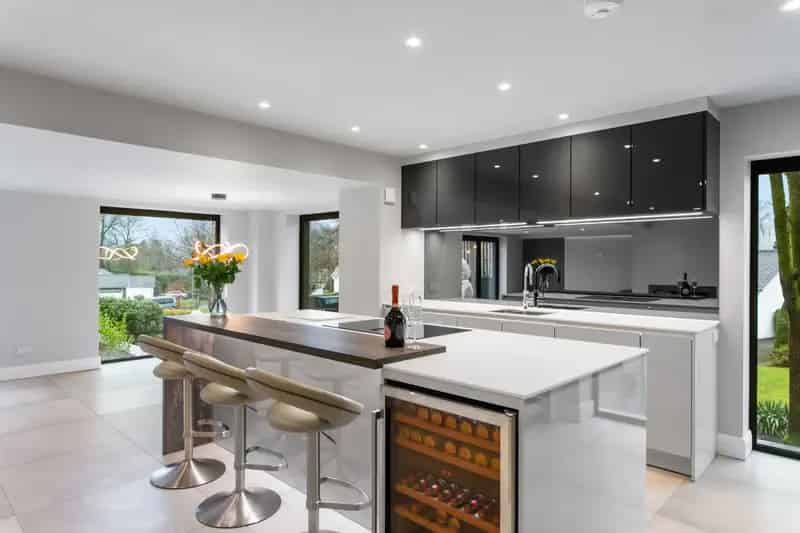 Contemporary Bungalow Windermere 3 King Size Bedrooms Hot Tub