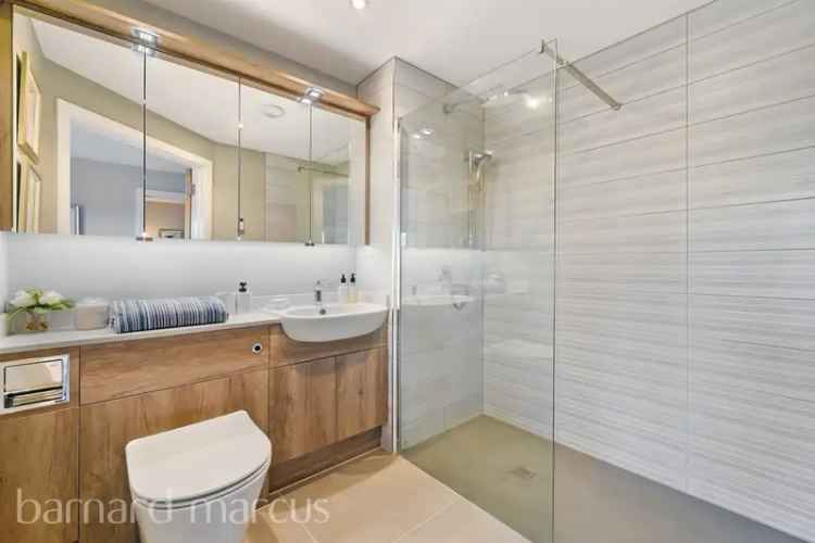 Luxury Retirement Apartment in Eden Court