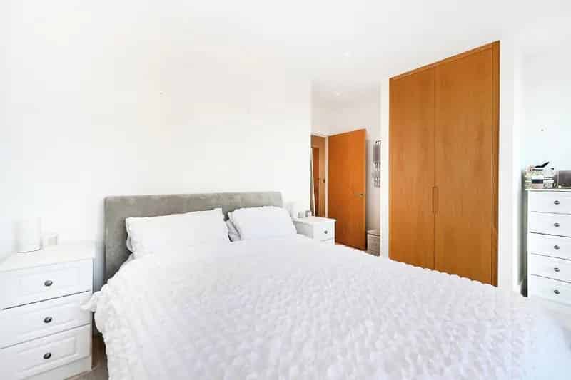1 Bedroom Flat Surrey Quays Near Canada Water Station