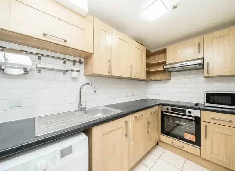 One Bedroom Flat Rotherhithe Near River and Amenities