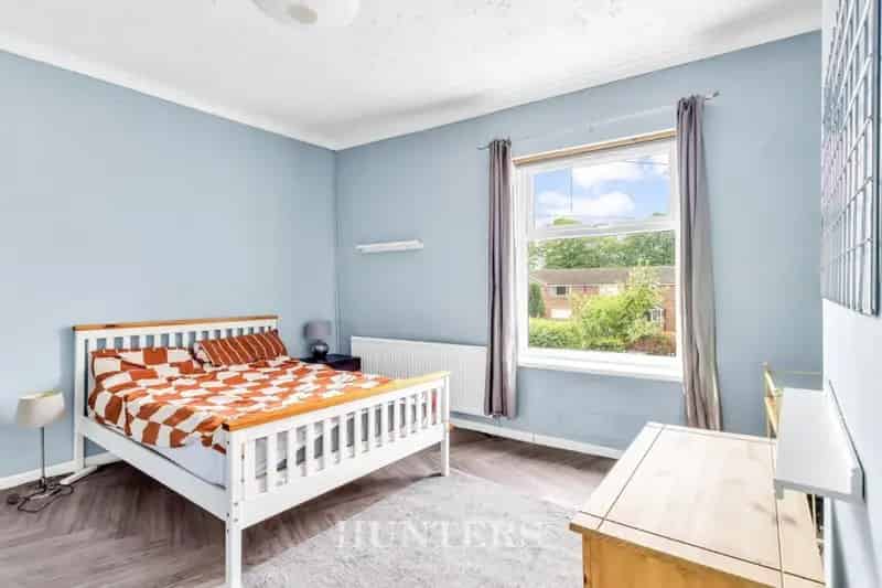 2 Bed Mid Terrace House for Sale - No Onward Chain