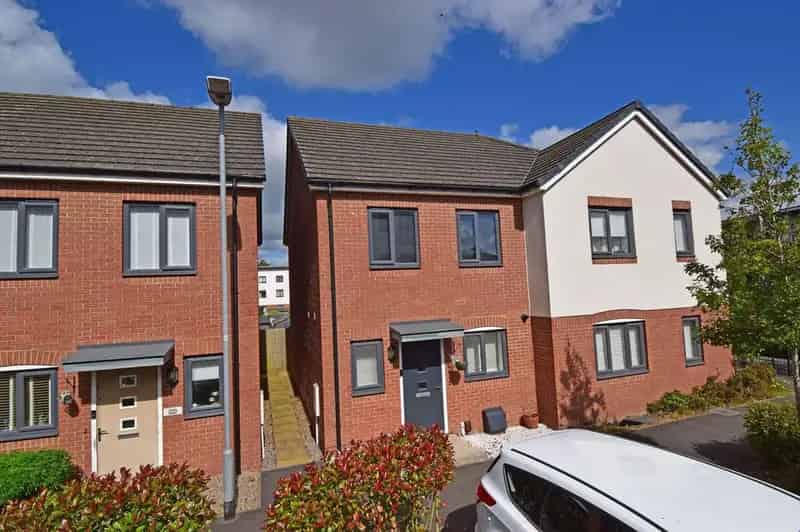 2 Bedroom Semi Detached House For Sale