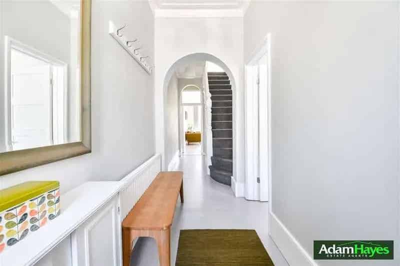 5 bed house for sale