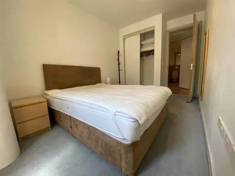 2 Bedroom Flat To Let in Spinningfields Available July 2025