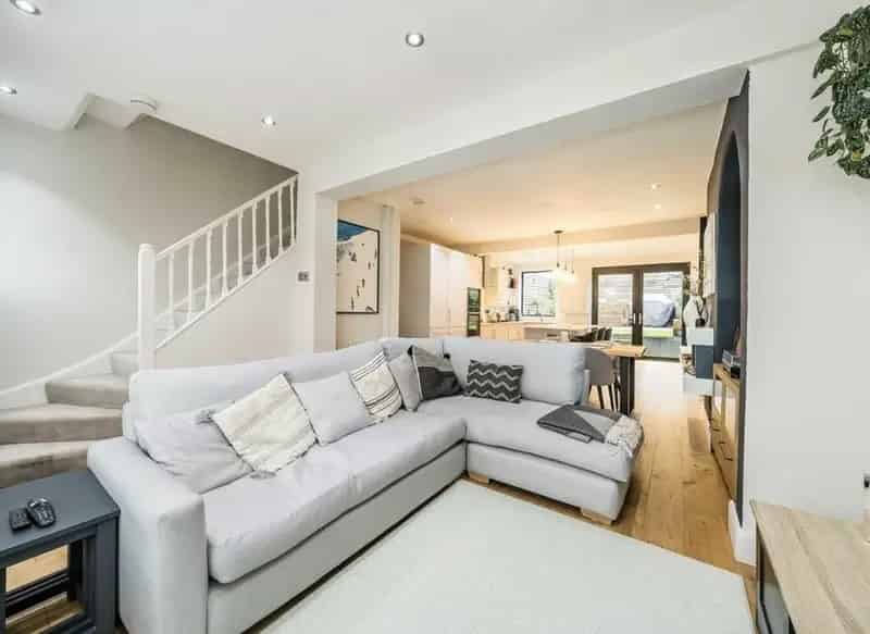 Mid Terrace Home in Totterdown Conservation Area