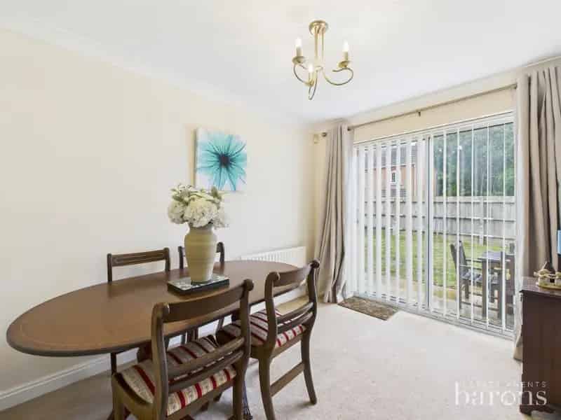 3 bed house for sale