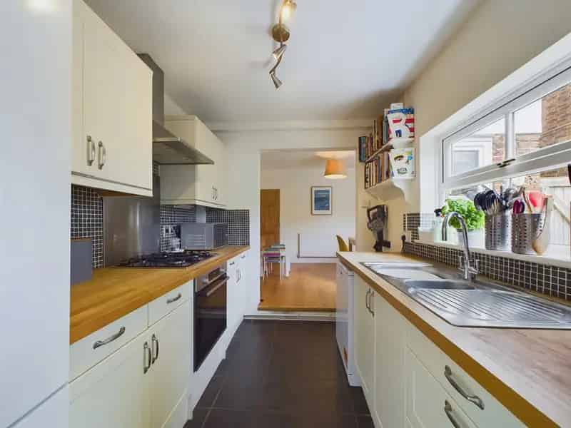 3 Bedroom House For Sale Horsham