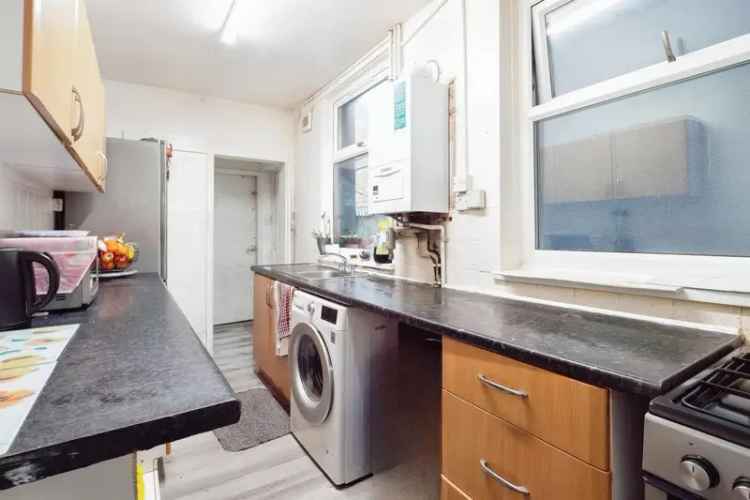 4 Bedroom Terraced House in Belgrave Leicester