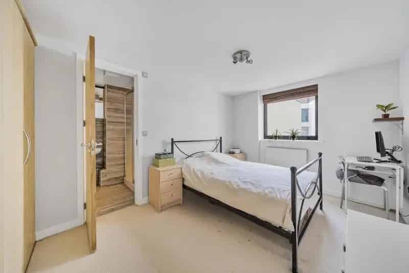 Flat For Sale , London, England