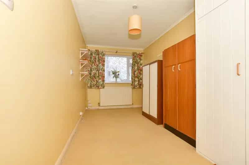 2 Bedroom Detached Bungalow for Sale in Whitstable