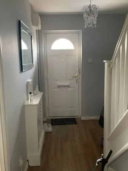 Two Bedroom House with Driveway and Garden