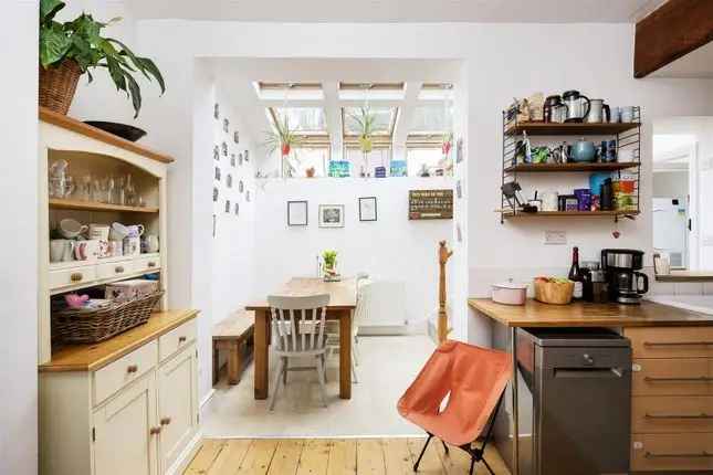 Victorian Mid-Terraced House with Modern Extension in Bristol