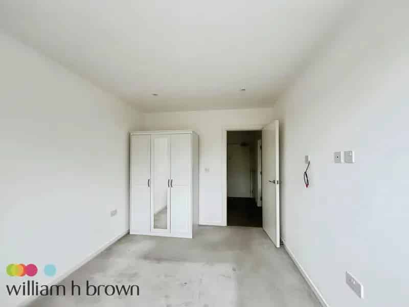 1 Bedroom Apartment Near Elizabeth Line Brentwood High Street