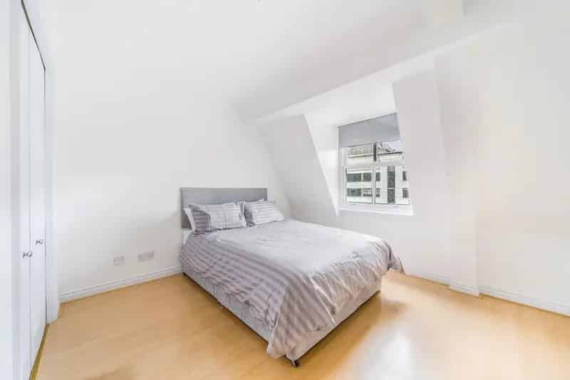 Top Floor 1-Bedroom Flat in Converted Gin Distillery