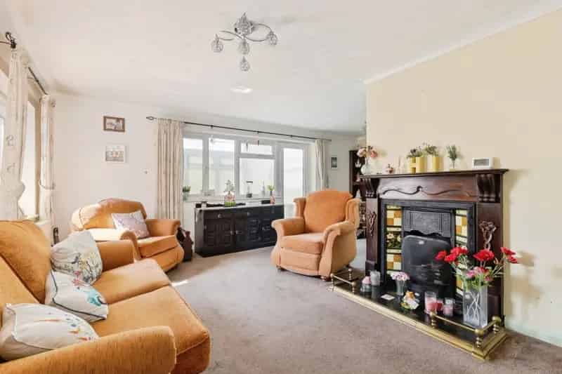 3 Bedroom Bungalow for Sale Large Garden and Garage