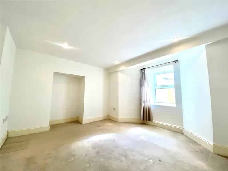 2 Bedroom Flat Apartment to Rent Redland August