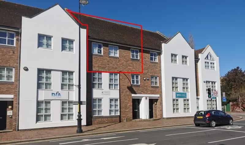 Refurbished Office Space To Let 2 Parking Spaces Air Conditioning