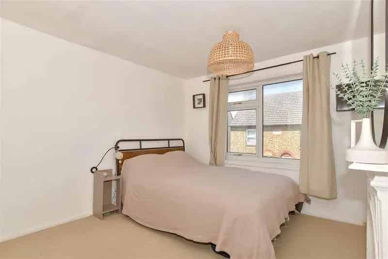 2 Bed Terraced House for Sale in Teynham