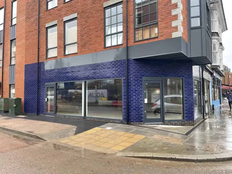 New Retail Unit Near The Forum