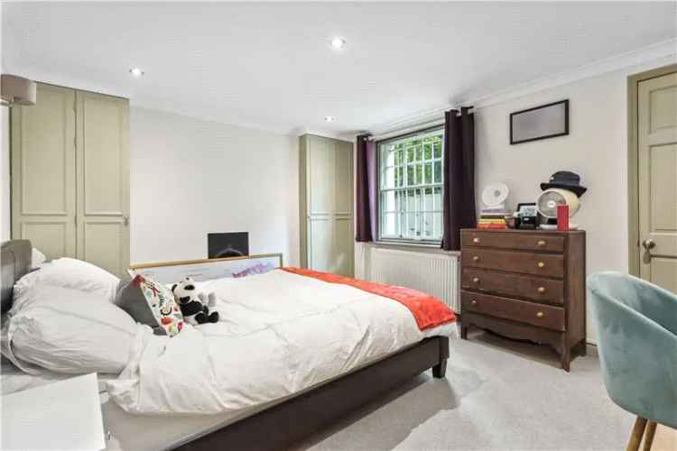2 Bedroom Georgian House West Square Conservation Area