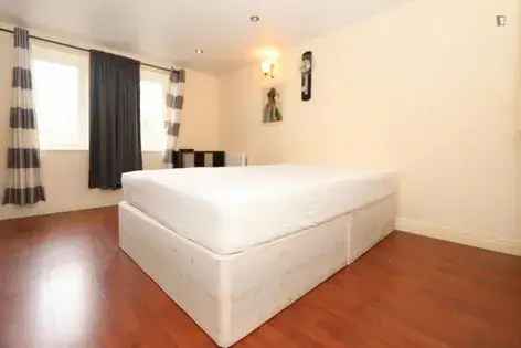 3 Room 42m² Flat Near Stratford Westfield London