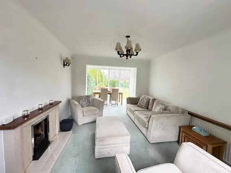 3 Bedroom Detached House To Let Wall Heath