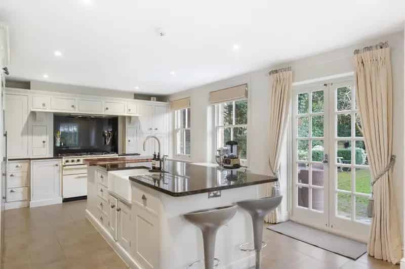 4 Bedroom Semi Detached House for Sale Grove Park Road London