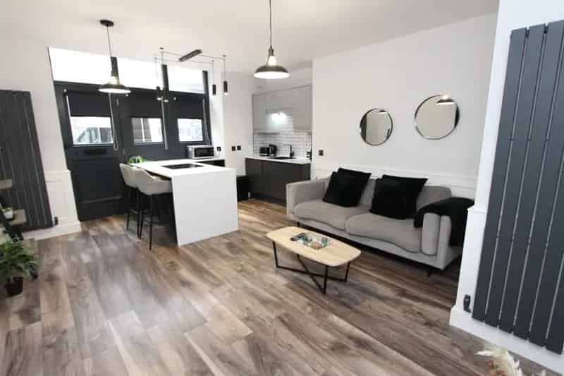1 Bedroom West End Apartment to Rent